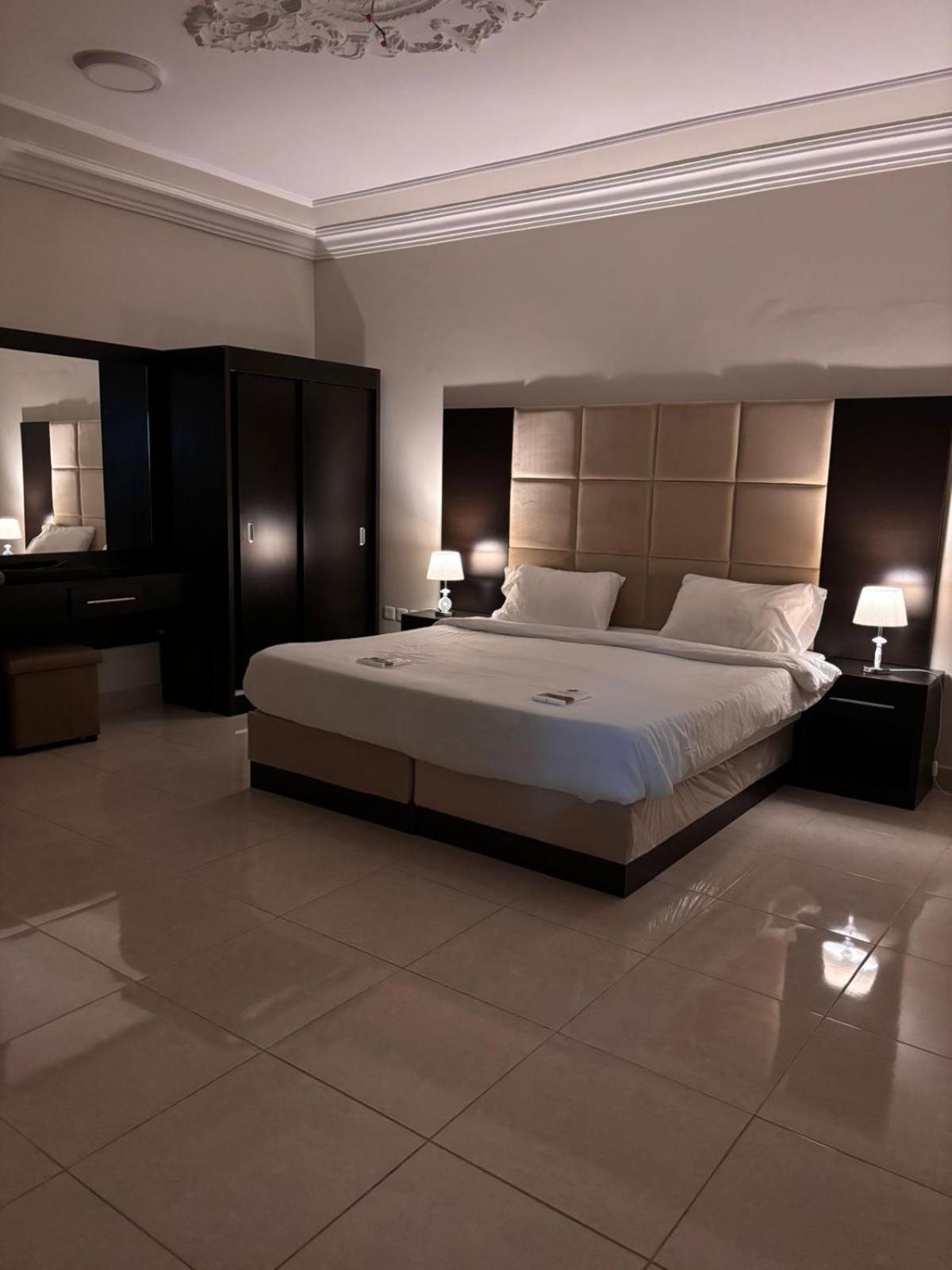شقق بدور أرضي Medina Buitenkant foto